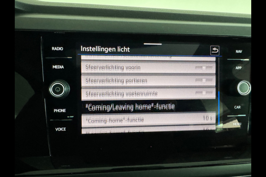 Volkswagen Taigo 1.5 TSI R-Line Pano|Keyless|Beats|Camera
