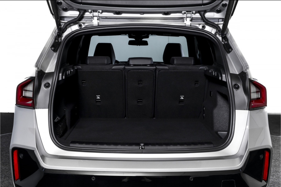 BMW X1 xDrive25e 245 PK | M-Sport | Premium Pack | Cruise | Dig. Cockpit | Stoelverw. | PDC | Camera | NAV+App. Connect | ECC | Elek. Klep | LM 18" | 9072