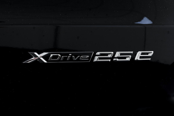 BMW X1 xDrive25e 245 PK | M-Sport | Premium Pack | Cruise | Dig. Cockpit | Stoelverw. | PDC | Camera | NAV+App. Connect | ECC | Elek. Klep | LM 18" | 9072