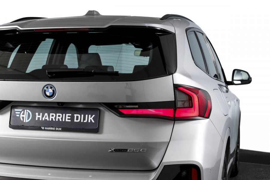 BMW X1 xDrive25e 245 PK | M-Sport | Premium Pack | Cruise | Dig. Cockpit | Stoelverw. | PDC | Camera | NAV+App. Connect | ECC | Elek. Klep | LM 18" | 9072