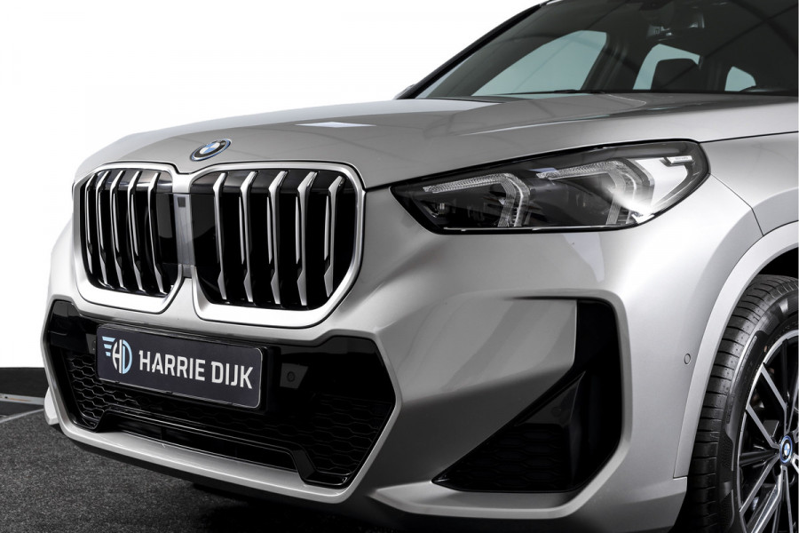 BMW X1 xDrive25e 245 PK | M-Sport | Premium Pack | Cruise | Dig. Cockpit | Stoelverw. | PDC | Camera | NAV+App. Connect | ECC | Elek. Klep | LM 18" | 9072