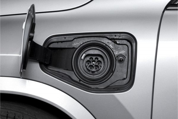 BMW X1 xDrive25e 245 PK | M-Sport | Premium Pack | Cruise | Dig. Cockpit | Stoelverw. | PDC | Camera | NAV+App. Connect | ECC | Elek. Klep | LM 18" | 9072