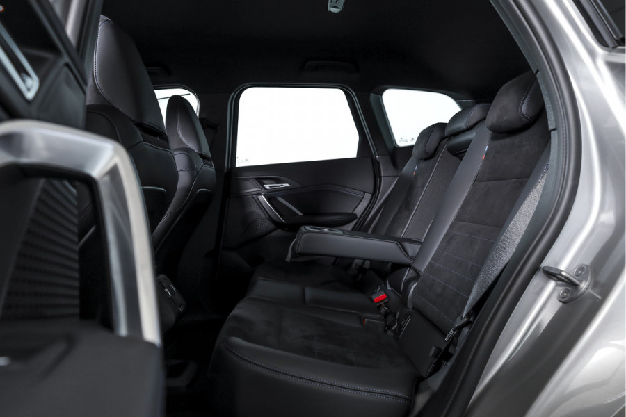 BMW X1 xDrive25e 245 PK | M-Sport | Premium Pack | Cruise | Dig. Cockpit | Stoelverw. | PDC | Camera | NAV+App. Connect | ECC | Elek. Klep | LM 18" | 9072