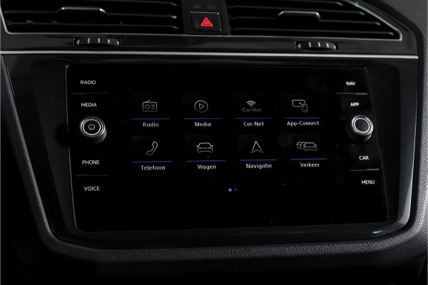 Volkswagen Tiguan 2.0 TSI 4Motion Highline Business R 180 PK | R-Line | Elek. Trekhaak | Adapt. Cruise | Stoel-+Bankverw. | PDC | Camera | NAV + App. Connect | ECC | Elek. Klep | LM 19" |