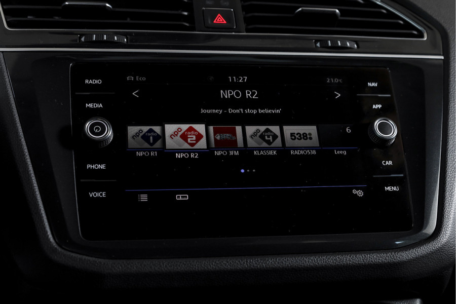 Volkswagen Tiguan 2.0 TSI 4Motion Highline Business R 180 PK | R-Line | Elek. Trekhaak | Adapt. Cruise | Stoel-+Bankverw. | PDC | Camera | NAV + App. Connect | ECC | Elek. Klep | LM 19" |