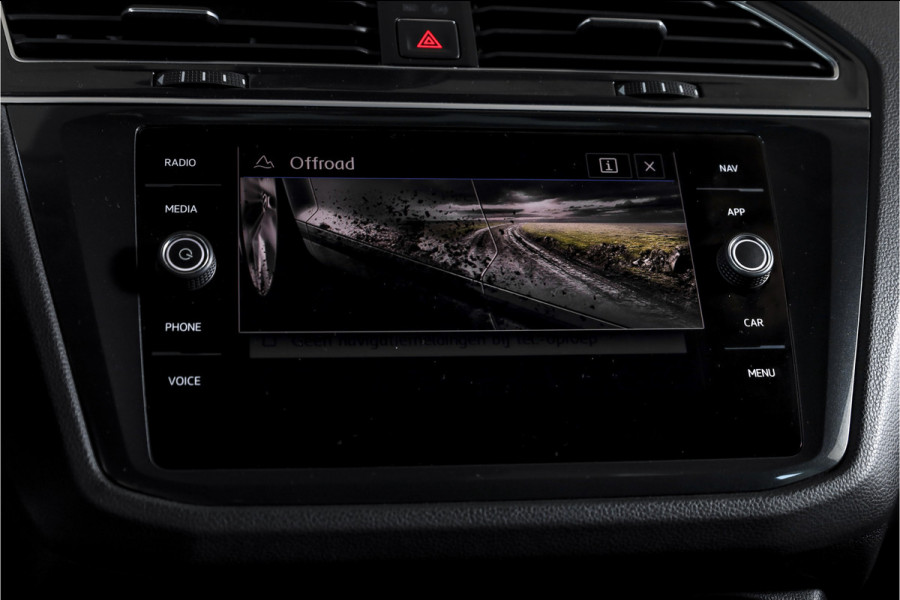 Volkswagen Tiguan 2.0 TSI 4Motion Highline Business R 180 PK | R-Line | Elek. Trekhaak | Adapt. Cruise | Stoel-+Bankverw. | PDC | Camera | NAV + App. Connect | ECC | Elek. Klep | LM 19" |