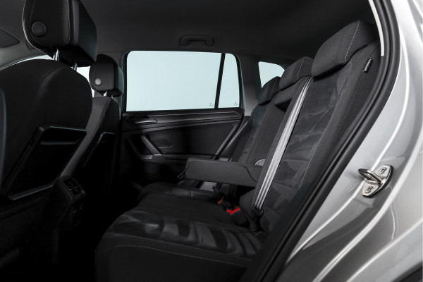 Volkswagen Tiguan 2.0 TSI 4Motion Highline Business R 180 PK | R-Line | Elek. Trekhaak | Adapt. Cruise | Stoel-+Bankverw. | PDC | Camera | NAV + App. Connect | ECC | Elek. Klep | LM 19" |
