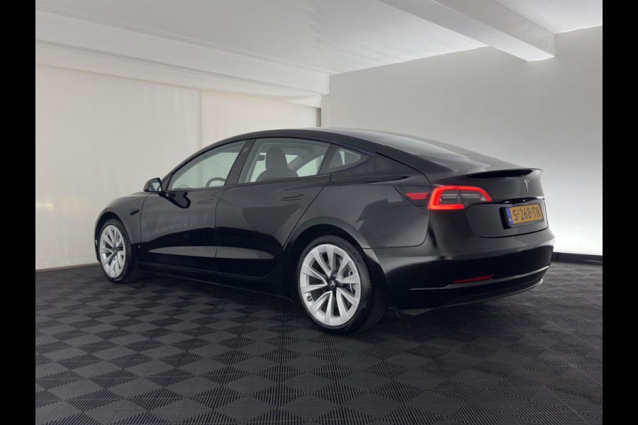 Tesla Model 3 Standard RWD Plus 60 kWh [3-Fase-11kW] {SoH-90%} (INCL-BTW) Aut. *PANO | AUTOPILOT | LEATHER | KEYLESS | FULL-LED | MEMORY-PACK | TOPVIEW | DAB | CARPLAY | DIGI-COCKPIT | LANE-ASSIST | HEATED- COMFORTSEATS | 19"ALU*