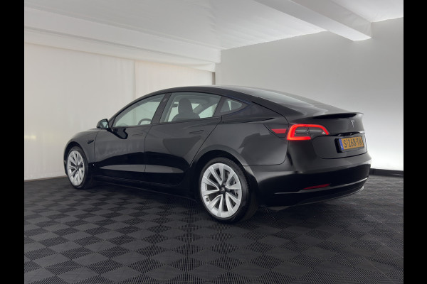Tesla Model 3 Standard RWD Plus 60 kWh [3-Fase-11kW] {SoH-90%} (INCL-BTW) Aut. *PANO | AUTOPILOT | LEATHER | KEYLESS | FULL-LED | MEMORY-PACK | TOPVIEW | DAB | CARPLAY | DIGI-COCKPIT | LANE-ASSIST | HEATED- COMFORTSEATS | 19"ALU*