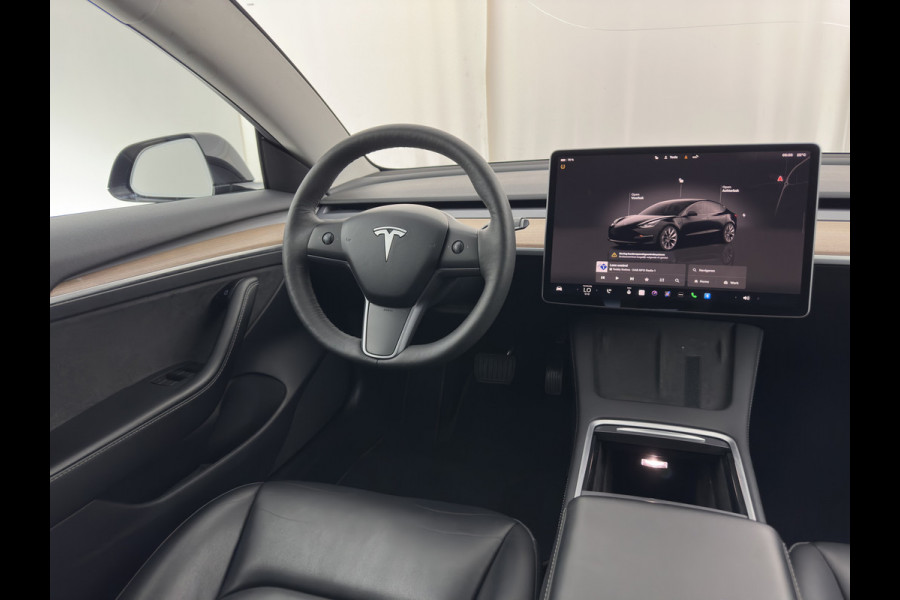 Tesla Model 3 Standard RWD Plus 60 kWh [3-Fase-11kW] {SoH-90%} (INCL-BTW) Aut. *PANO | AUTOPILOT | LEATHER | KEYLESS | FULL-LED | MEMORY-PACK | TOPVIEW | DAB | CARPLAY | DIGI-COCKPIT | LANE-ASSIST | HEATED- COMFORTSEATS | 19"ALU*