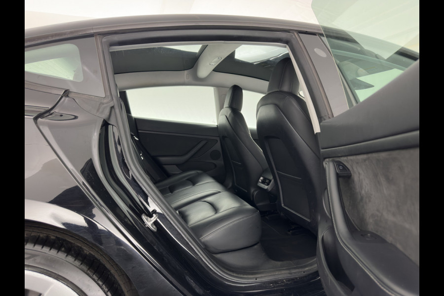 Tesla Model 3 Standard RWD Plus 60 kWh [3-Fase-11kW] {SoH-90%} (INCL-BTW) Aut. *PANO | AUTOPILOT | LEATHER | KEYLESS | FULL-LED | MEMORY-PACK | TOPVIEW | DAB | CARPLAY | DIGI-COCKPIT | LANE-ASSIST | HEATED- COMFORTSEATS | 19"ALU*