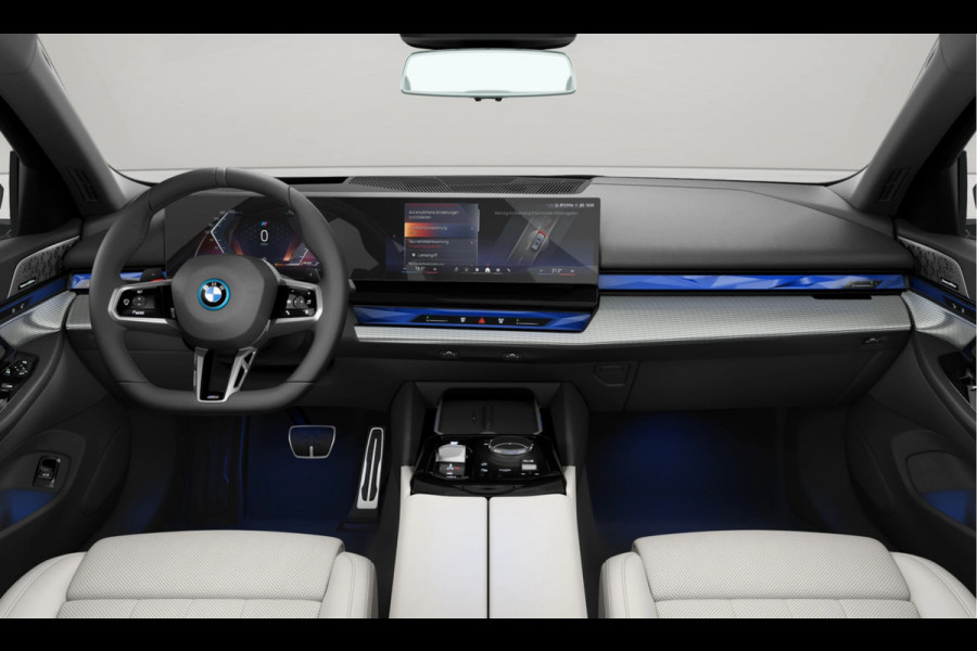 BMW 5 Serie Touring 550e xDrive - M-Sport Pro - Pano - Bowers & Wilkins - Onderstel Prof