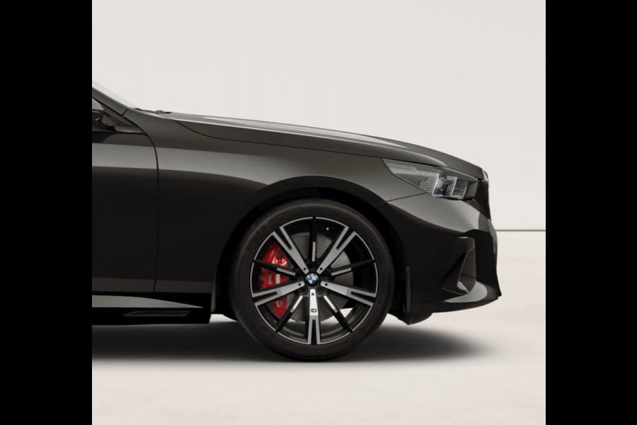 BMW 5 Serie Touring 550e xDrive - M-Sport Pro - Pano - Bowers & Wilkins - Onderstel Prof