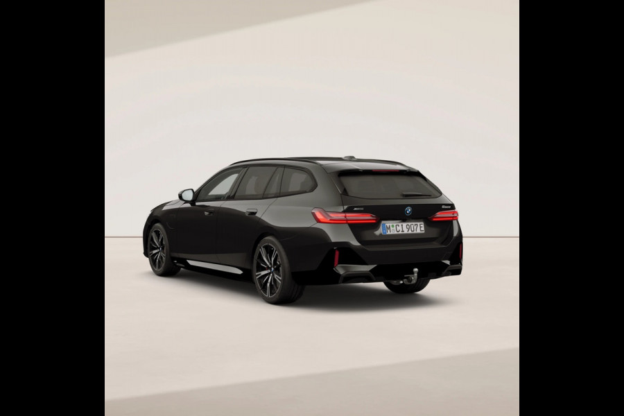 BMW 5 Serie Touring 550e xDrive - M-Sport Pro - Pano - Bowers & Wilkins - Onderstel Prof