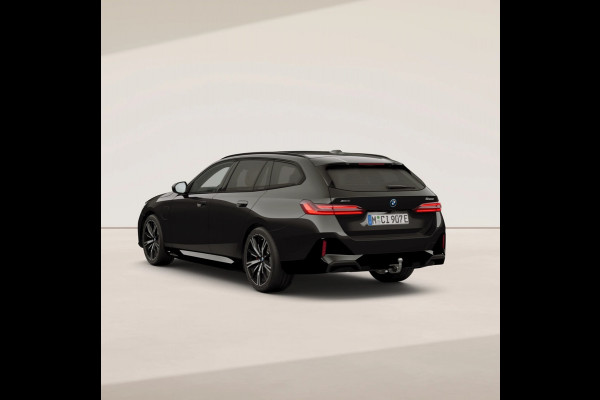 BMW 5 Serie Touring 550e xDrive - M-Sport Pro - Pano - Bowers & Wilkins - Onderstel Prof