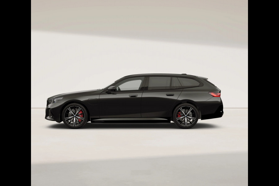 BMW 5 Serie Touring 550e xDrive - M-Sport Pro - Pano - Bowers & Wilkins - Onderstel Prof
