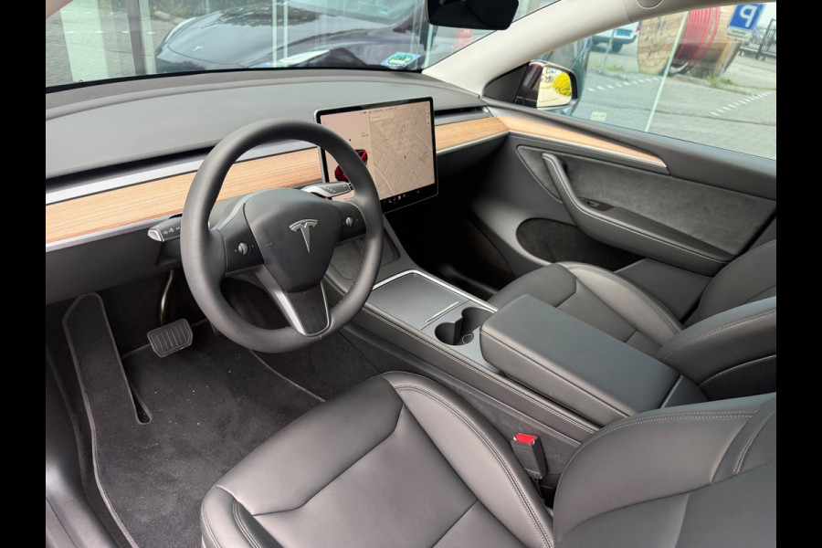 Tesla Model Y Long Range AWD 75 kWh - Automaat - Leder - Trekhaak - Org.NL