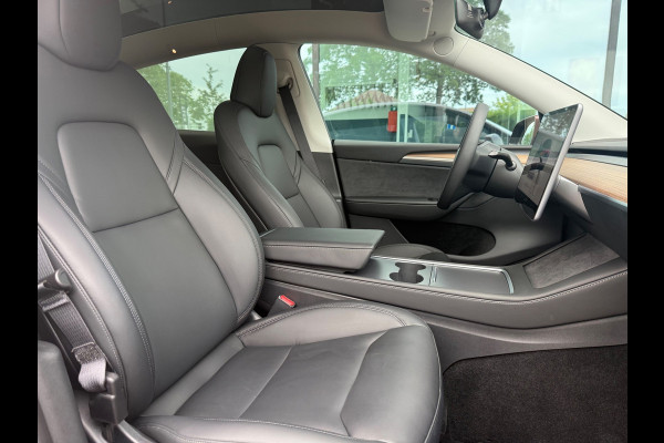 Tesla Model Y Long Range AWD 75 kWh - Automaat - Leder - Trekhaak - Org.NL
