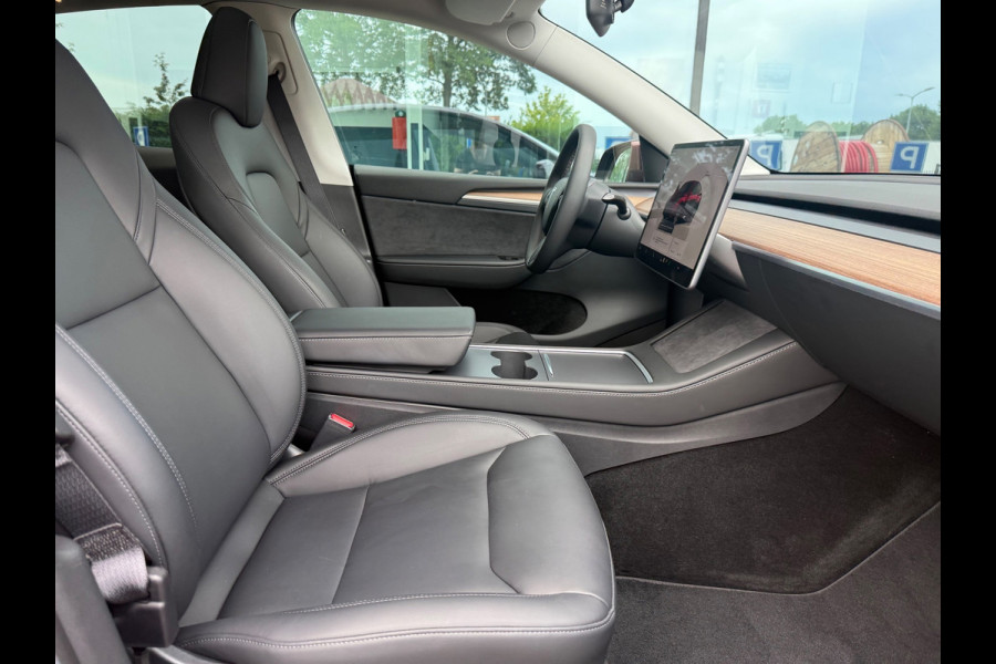 Tesla Model Y Long Range AWD 75 kWh - Automaat - Leder - Trekhaak - Org.NL