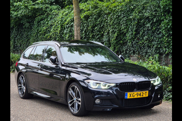 BMW 3 Serie Touring 320i M Sport Ed volle optielijst Trekhaak Pano CarPlay 19inch M Velgen Stuurverwarming NAP M Sport Edition