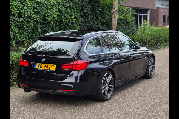 BMW 3 Serie Touring 320i M Sport Ed volle optielijst Trekhaak Pano CarPlay 19inch M Velgen Stuurverwarming NAP M Sport Edition