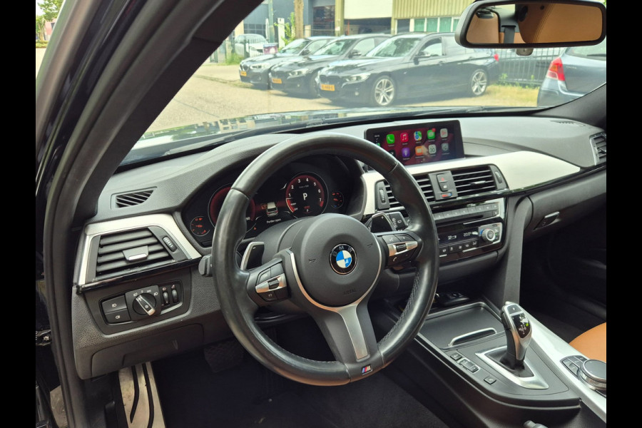 BMW 3 Serie Touring 320i M Sport Ed volle optielijst Trekhaak Pano CarPlay 19inch M Velgen Stuurverwarming NAP M Sport Edition