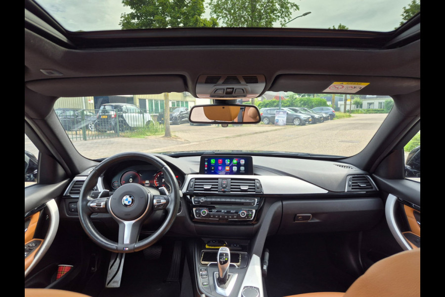 BMW 3 Serie Touring 320i M Sport Ed volle optielijst Trekhaak Pano CarPlay 19inch M Velgen Stuurverwarming NAP M Sport Edition