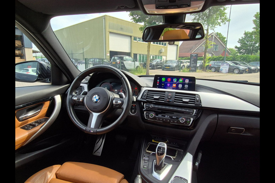 BMW 3 Serie Touring 320i M Sport Ed volle optielijst Trekhaak Pano CarPlay 19inch M Velgen Stuurverwarming NAP M Sport Edition
