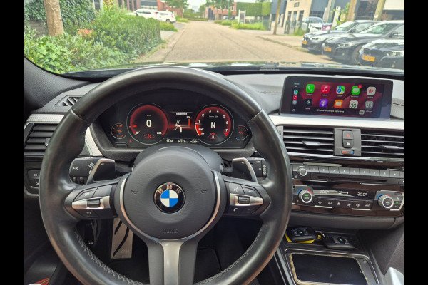 BMW 3 Serie Touring 320i M Sport Ed volle optielijst Trekhaak Pano CarPlay 19inch M Velgen Stuurverwarming NAP M Sport Edition