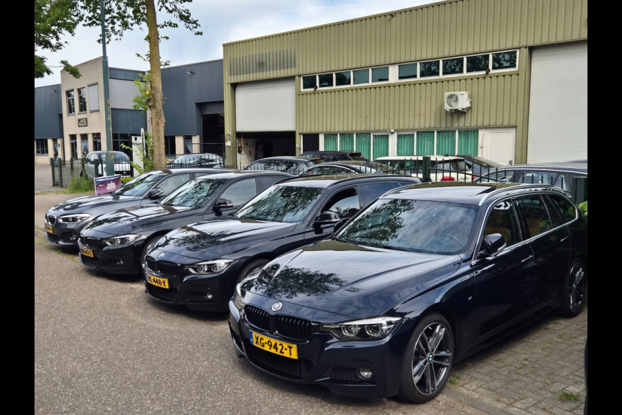 BMW 3 Serie Touring 320i M Sport Ed volle optielijst Trekhaak Pano CarPlay 19inch M Velgen Stuurverwarming NAP M Sport Edition