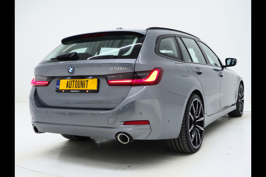 BMW 3 Serie Touring 320e LCI Shadow Line | Nieuw Model | Keyless | Camera | Dodehoekdetectie | Widescreen | Carplay | Cruise | DAB | LED