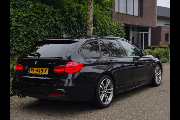 BMW 3 Serie Touring 320i M Sport B48 6WB Apple CarPlay Trekhaak Shadowline GR Navi Touch Angle 320i Corporate Lease High Executive