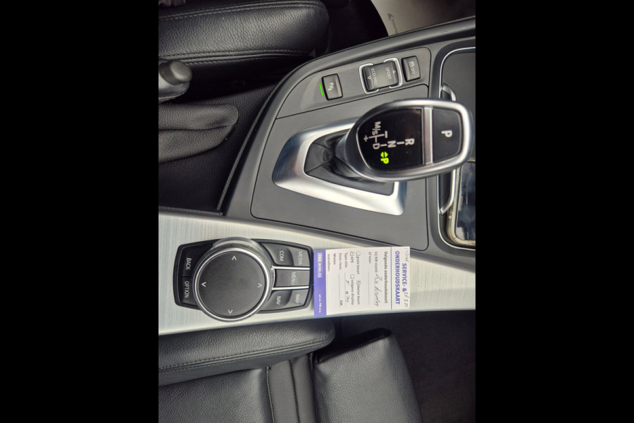 BMW 3 Serie Touring 320i M Sport B48 6WB Apple CarPlay Trekhaak Shadowline GR Navi Touch Angle 320i Corporate Lease High Executive