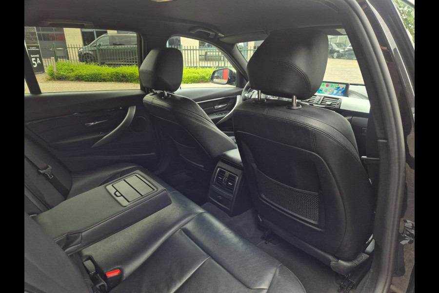 BMW 3 Serie Touring 320i M Sport B48 6WB Apple CarPlay Trekhaak Shadowline GR Navi Touch Angle 320i Corporate Lease High Executive