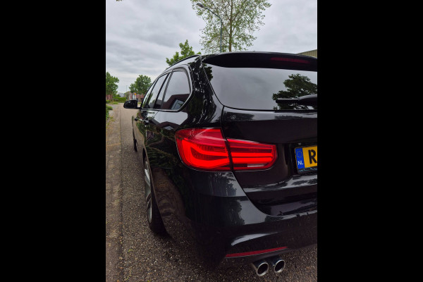 BMW 3 Serie Touring 320i M Sport B48 6WB Apple CarPlay Trekhaak Shadowline GR Navi Touch Angle 320i Corporate Lease High Executive