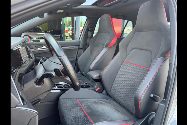 Volkswagen Golf 2.0 TSI GTI Clubsport Panorama LED Head-Up Camera Parksens.