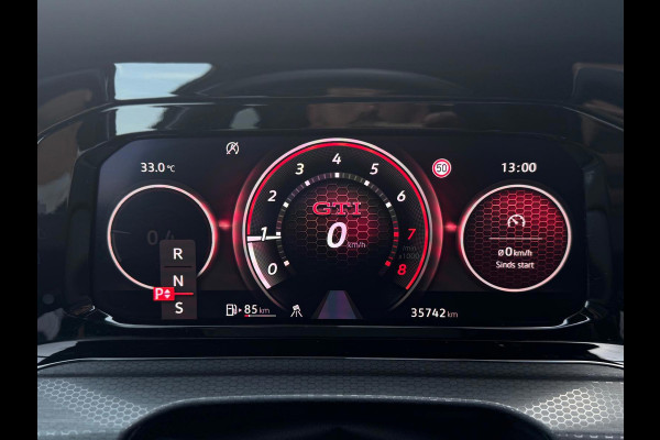 Volkswagen Golf 2.0 TSI GTI Clubsport Panorama LED Head-Up Camera Parksens.