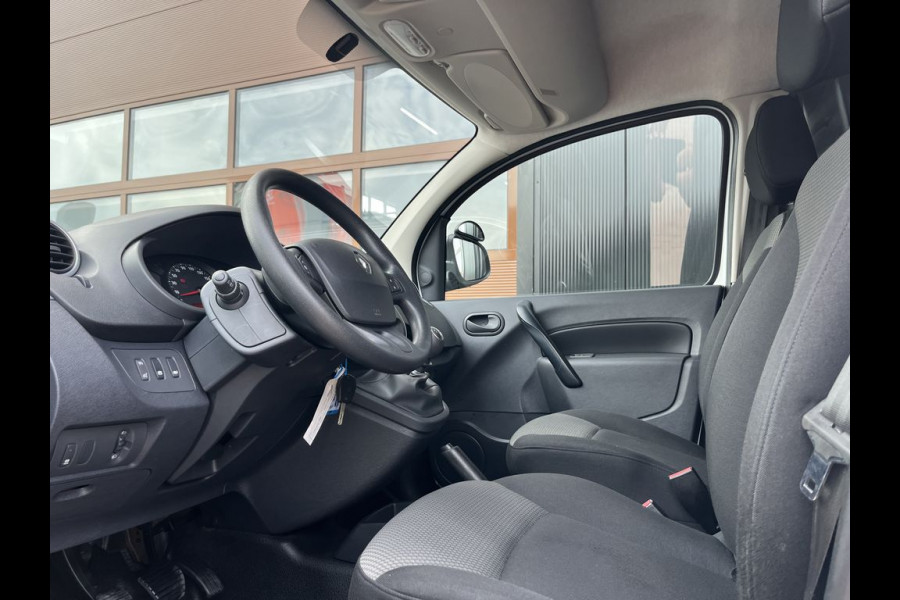 Renault Kangoo Maxi 1.5 Blue dCi 95pk R-link Lease €202 p/m, Airco, Navi, PDC, Trekhaak, Volledig onderhoudshistorie aanwezig