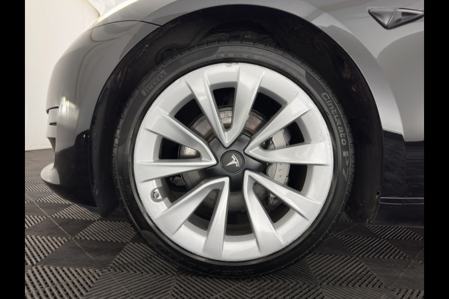 Tesla Model 3 Standard RWD Plus 60 kWh [3-Fase-11kW] {SoH-90%} (INCL-BTW) Aut. *PANO | AUTOPILOT | LEATHER | KEYLESS | FULL-LED | MEMORY-PACK | TOPVIEW | DAB | CARPLAY | DIGI-COCKPIT | LANE-ASSIST | HEATED- COMFORTSEATS | 19"ALU*