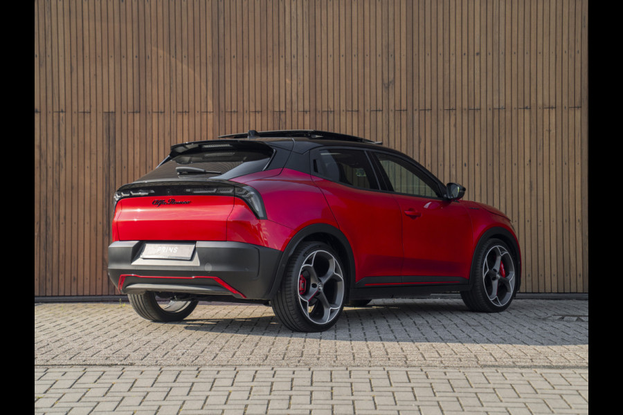 Alfa Romeo junior Elettrica Veloce 54 kWh | Techno Pack | Sport Pack | Pano-dak