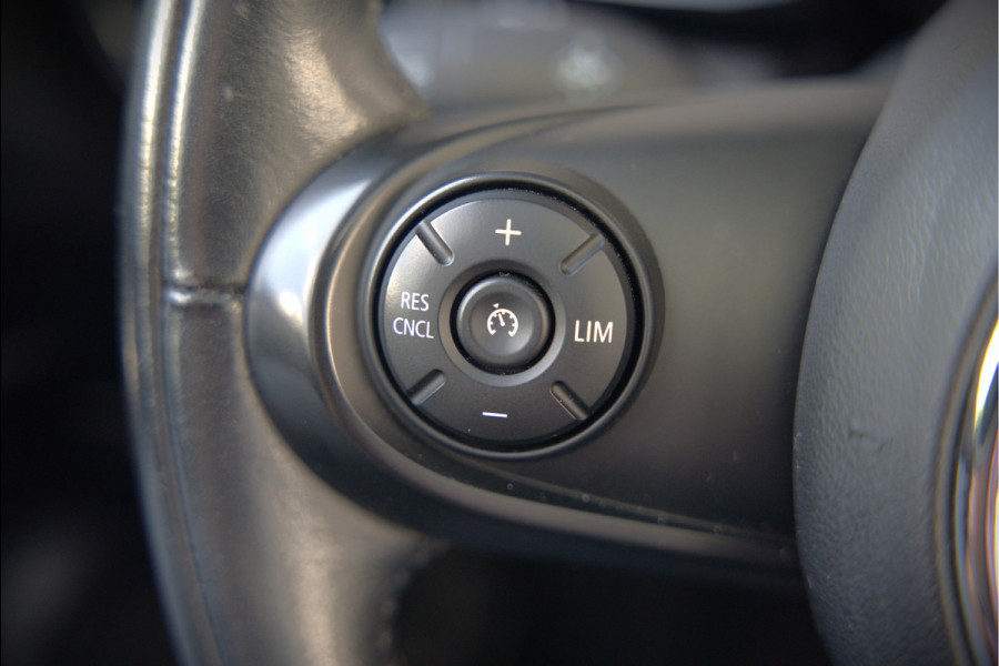 MINI Mini 1.5 Cooper Pepper | Panoramadak | Cruise Control | Apple Carplay | Navigatie | Climate Control | NAP | Dealer Onderhouden | Keyless | Automaat