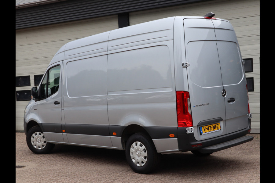 Mercedes-Benz eSprinter 314 L2H2 Accu 56 kWh RWD WLPT 181 km - New Model - Snel laden - LED - Vol Opties