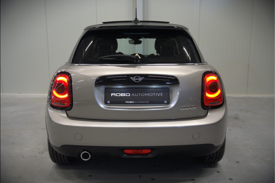 MINI Mini 1.5 Cooper Pepper | Panoramadak | Cruise Control | Apple Carplay | Navigatie | Climate Control | NAP | Dealer Onderhouden | Keyless | Automaat