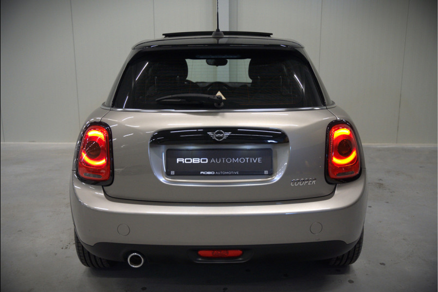 MINI Mini 1.5 Cooper Pepper | Panoramadak | Cruise Control | Apple Carplay | Navigatie | Climate Control | NAP | Dealer Onderhouden | Keyless | Automaat