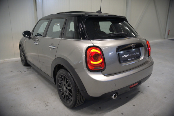 MINI Mini 1.5 Cooper Pepper | Panoramadak | Cruise Control | Apple Carplay | Navigatie | Climate Control | NAP | Dealer Onderhouden | Keyless | Automaat