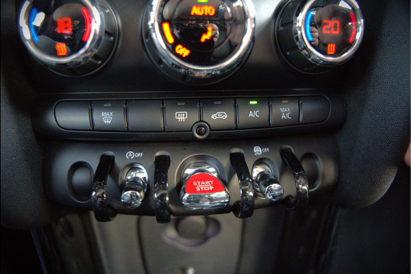 MINI Mini 1.5 Cooper Pepper | Panoramadak | Cruise Control | Apple Carplay | Navigatie | Climate Control | NAP | Dealer Onderhouden | Keyless | Automaat