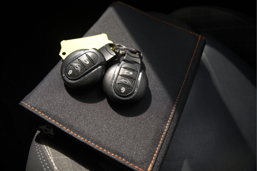 MINI Mini 1.5 Cooper Pepper | Panoramadak | Cruise Control | Apple Carplay | Navigatie | Climate Control | NAP | Dealer Onderhouden | Keyless | Automaat