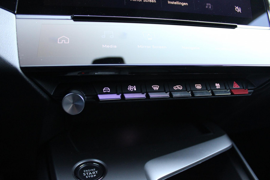 Peugeot 308 1.2 130PK AUTOMAAT ALLURE PACK BUSINESS | NAVIGATIE | DRAADLOZE APPLE CARPLAY/ANDROID AUTO | ACHTERUITRIJ CAMERA | KEYLESS ENTRY/START | LICHTMETALEN VELGEN 17" | DAB+ RADIO | ADAPTIVE CRUISE CONTROL | CLIMATE CONTROL |
