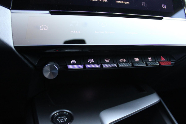 Peugeot 308 1.2 130PK AUTOMAAT ALLURE PACK BUSINESS | NAVIGATIE | DRAADLOZE APPLE CARPLAY/ANDROID AUTO | ACHTERUITRIJ CAMERA | KEYLESS ENTRY/START | LICHTMETALEN VELGEN 17" | DAB+ RADIO | ADAPTIVE CRUISE CONTROL | CLIMATE CONTROL |