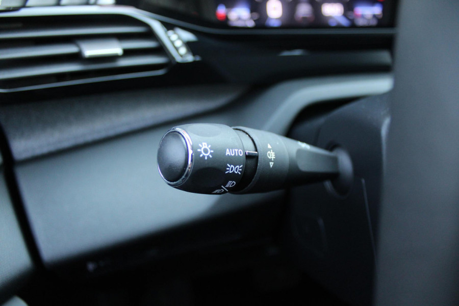 Peugeot 308 1.2 130PK AUTOMAAT ALLURE PACK BUSINESS | NAVIGATIE | DRAADLOZE APPLE CARPLAY/ANDROID AUTO | ACHTERUITRIJ CAMERA | KEYLESS ENTRY/START | LICHTMETALEN VELGEN 17" | DAB+ RADIO | ADAPTIVE CRUISE CONTROL | CLIMATE CONTROL |